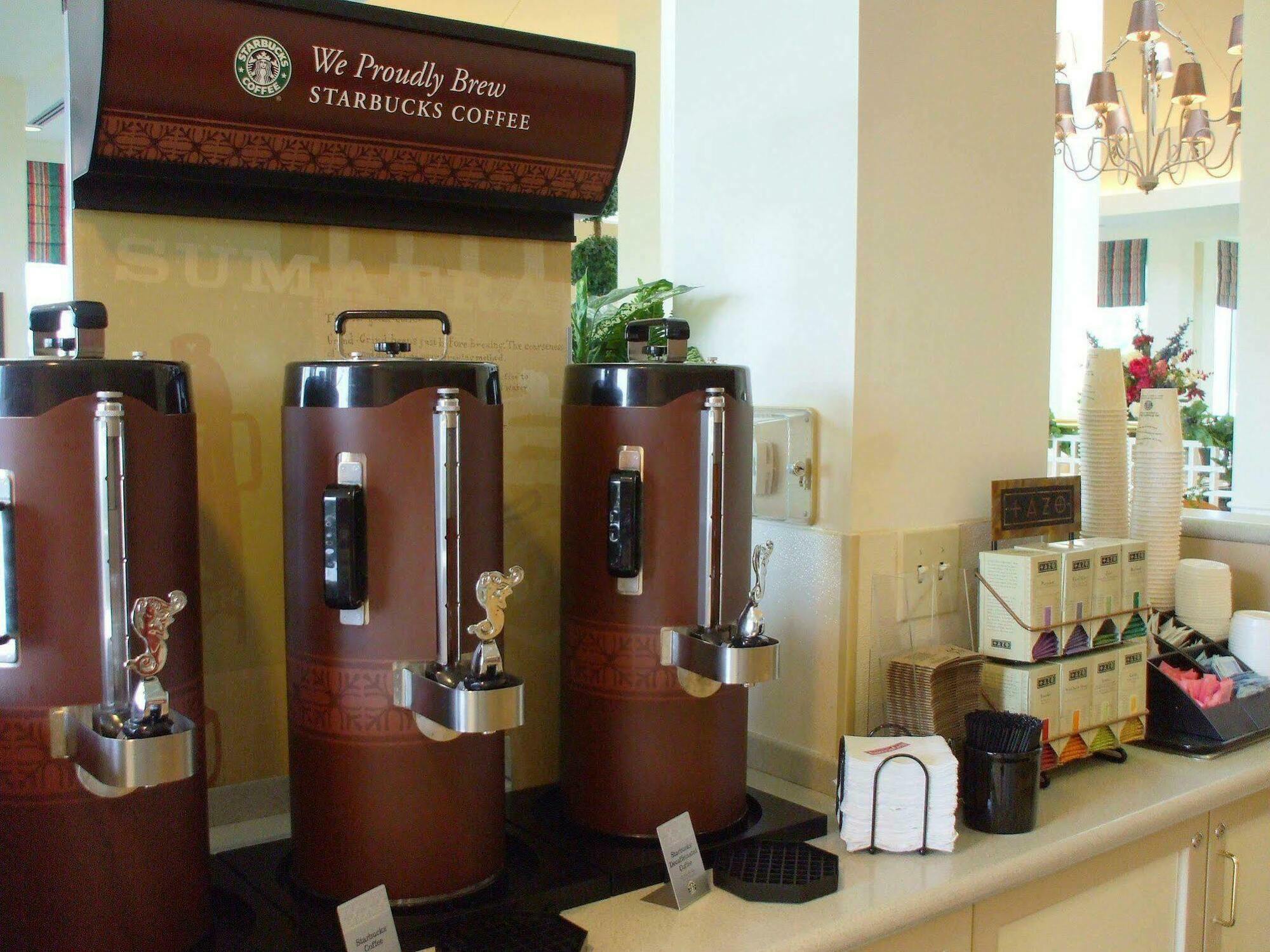 Hilton Garden Airport Hotel 3*